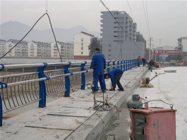 本溪不锈钢复合管护栏常见问题及解决方案